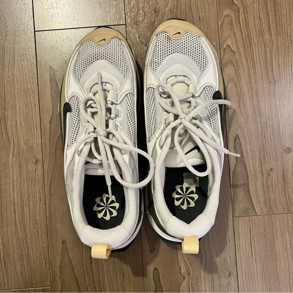Nike Air Max Bliss Sneakers